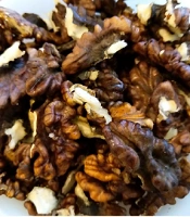 The Impact of Black Walnut (Juglans nigra) Oil on Male Wistar Rats Suffering from Methimazole-Induced Hypothyroidism
